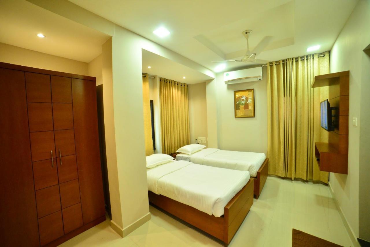 Hotel Priya Kottakkal Exterior photo