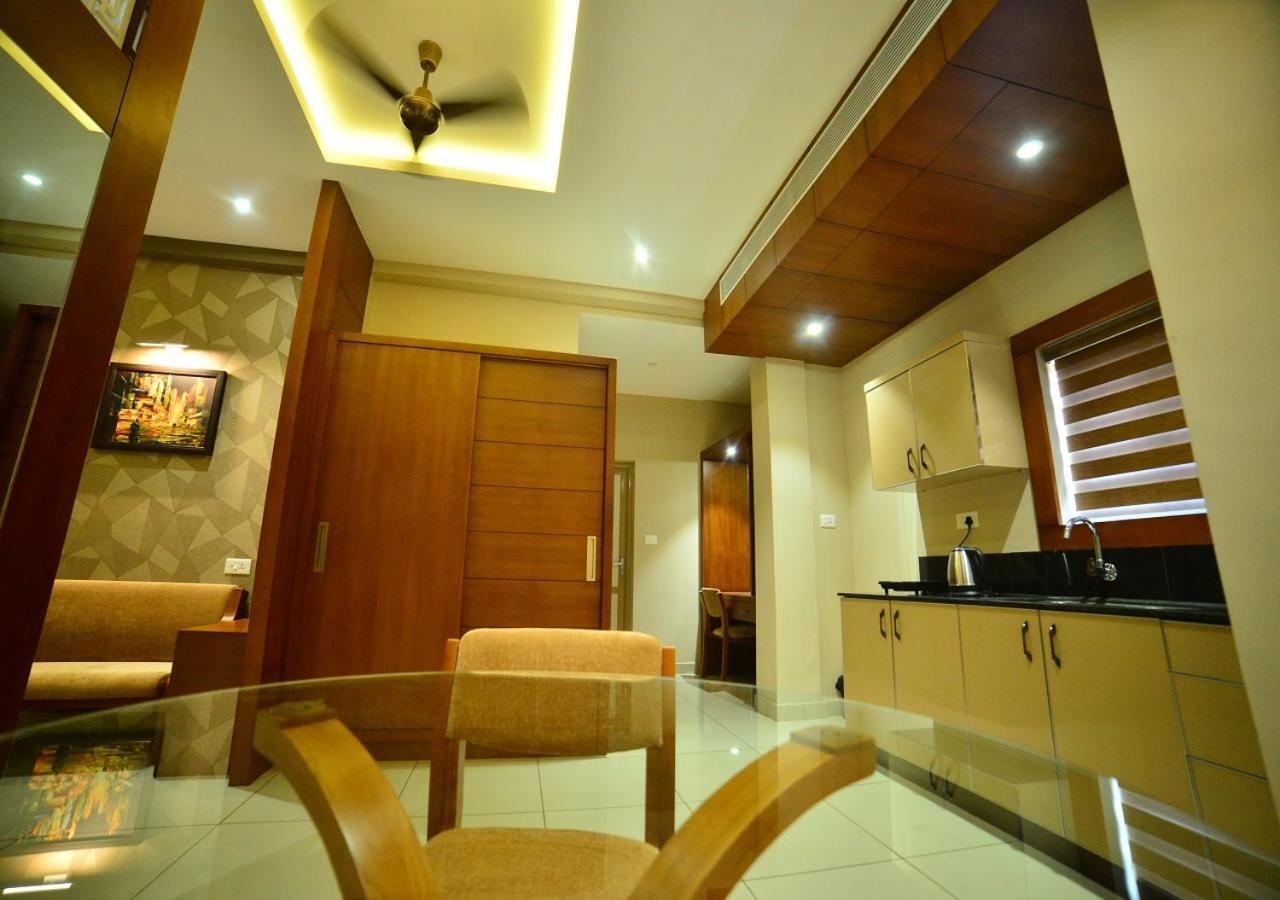 Hotel Priya Kottakkal Exterior photo