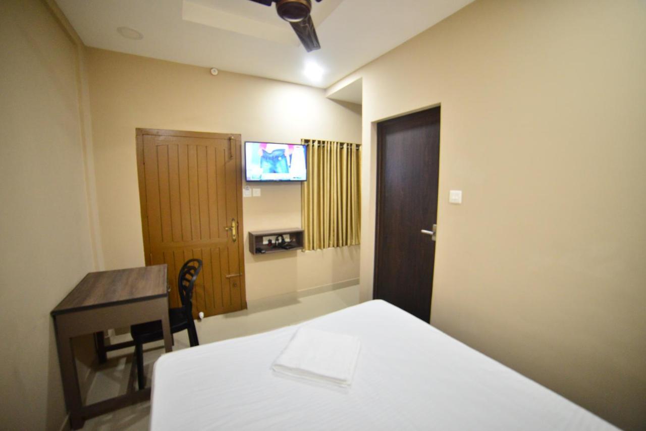 Hotel Priya Kottakkal Exterior photo