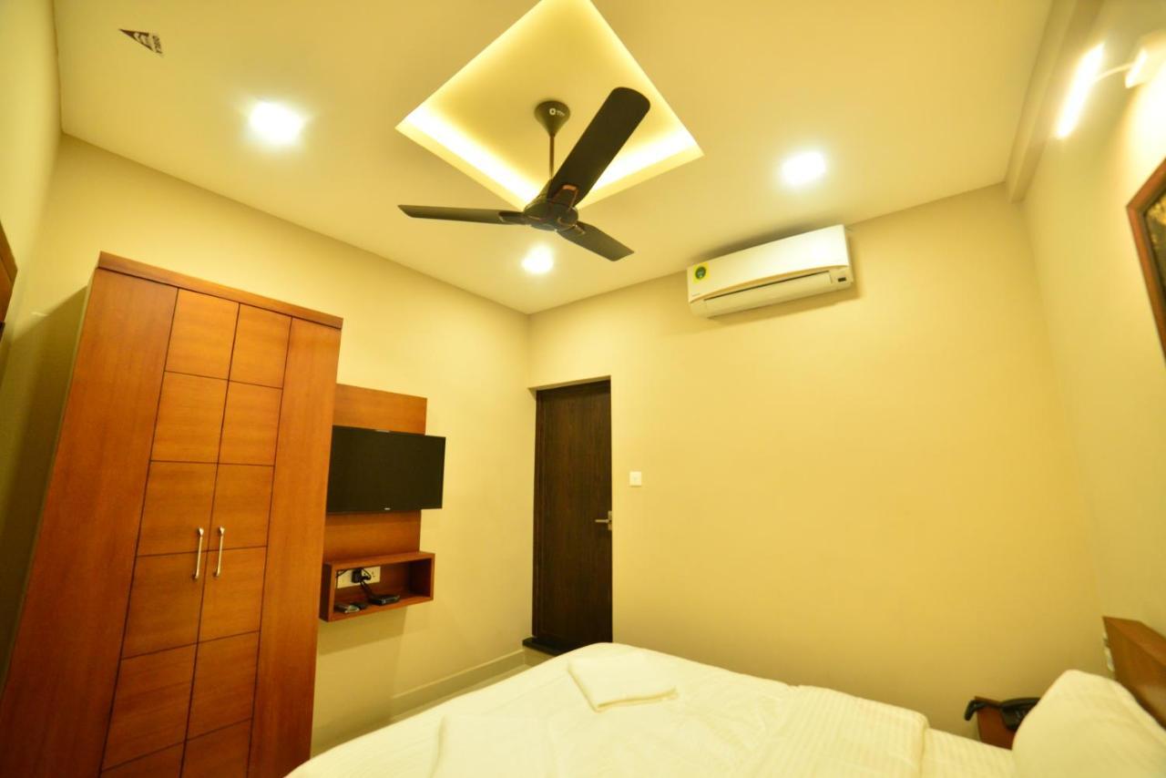 Hotel Priya Kottakkal Exterior photo